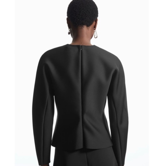 โ
COS Structured waisted Top - Black โ
- Picture 5 of 17